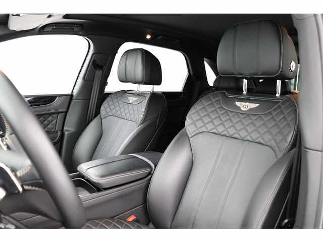 10:Bentley Bentayga V6 Hybrid, SUV, Onyx, Bentley Rotterdam